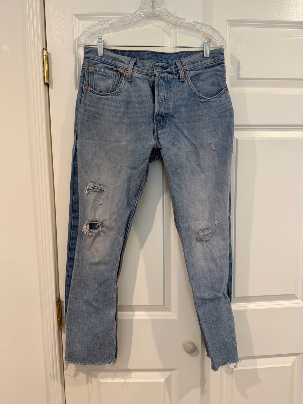 Women’s Levi's Light Blue Distressed Cropped Jeans